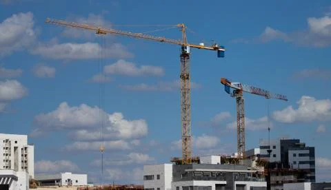Edificios en construcción en ciudad Stock Photos