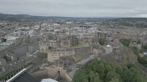 Edinburgh Castle 360 Stock Footage 280800022