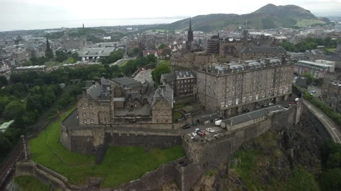 Edinburgh Castle drone flight Stock Footage 206334677