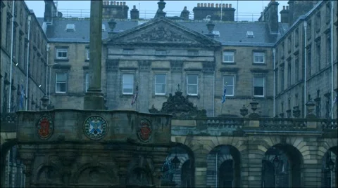 Edinburgh City Chambers with Slow Motion Rain Video stock 65490381
