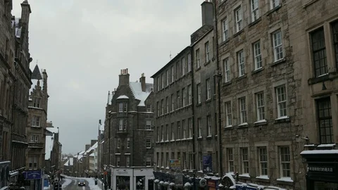 Edinburgh downtown under the snow Video stock 128276151