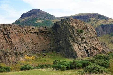Edinburgh - dramatic rocks and Arthur's seat Stock Photos