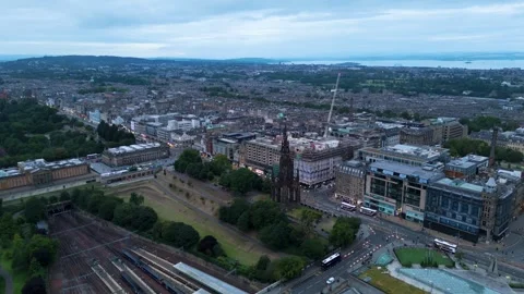 Edinburgh Old Town Panoramic Aerial Dusk – Castle, Scott Monument &amp; Skyline 4K Stock Footage 335491056