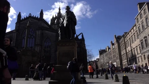 Edinburgh RoyalMile view from Adam Smith statue 4K 動画素材 80948640