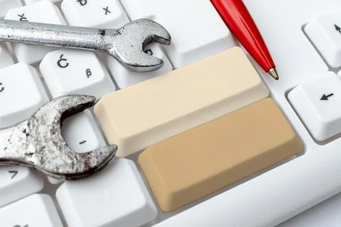 Editing Retyping Report Spelling Errors, Typing Online Shop Inventory, Internet Foto stock