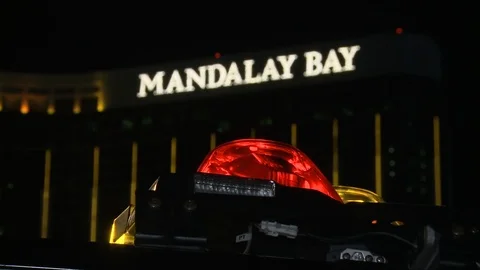Editorial - 10-8-17 - Las Vegas Shooting Scene - Zoom In Mandalay Bay Police Видео 99377455
