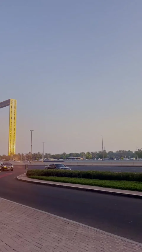 Editorial Dubai Frame Golden Architectural Landmark In Zabeel Park Stockbeeldmateriaal 341275696