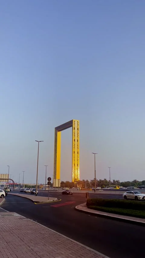 Editorial Dubai Frame Golden Architectural Landmark In Zabeel Park Stockbeeldmateriaal 341275783