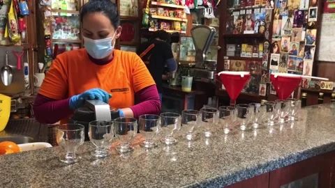 Editorial Footage: Bartender Making Poncha on Madeira Island, Portugal 스톡 동영상 315293247