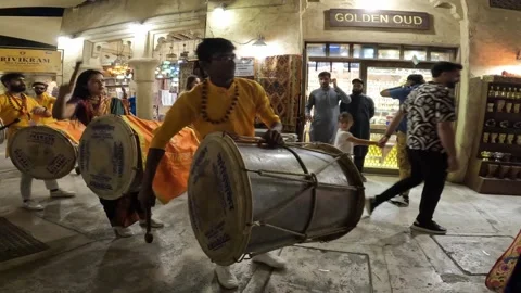 Editorial Indian Dhol Tasha Drum Performance At Old Souk Dubai Видео 343821363