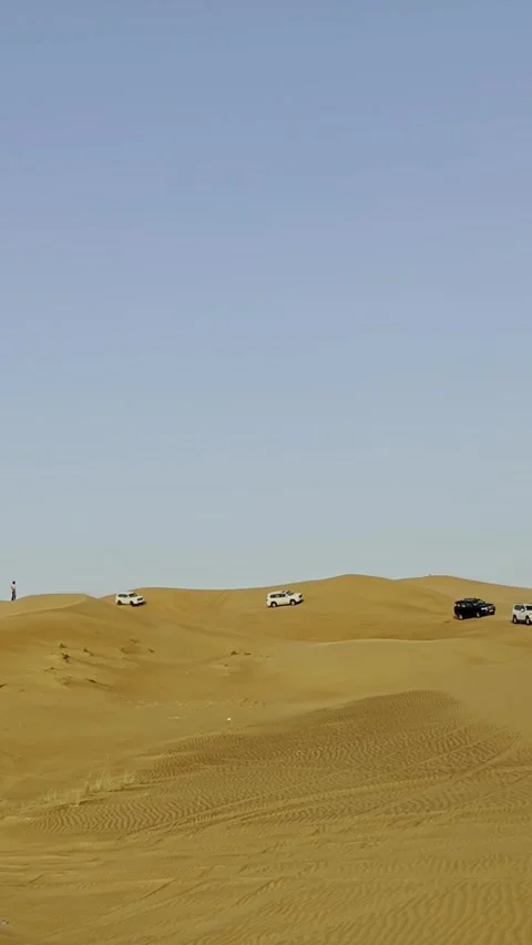 Editorial Land Rover SUV Desert Stunt And Dune Bashing Dubai 스톡 동영상 342218258