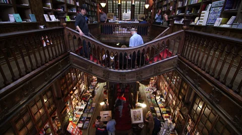 EDITORIAL: Old bookstore in Porto Video stock 34335930