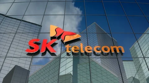 Editorial, SK Telecom Co., Ltd. logo on glass building.	 動画素材 86645150