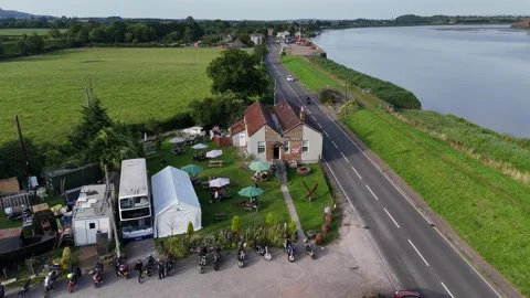 Editorial: Summertime biker meet at the Silver Fox Cafe, A48, Gloucestershire UK Stockbeeldmateriaal 326427120