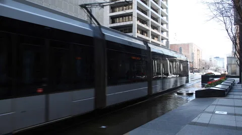 Editorial: Time Lapse of Light Rail Passing Through Water Fountains Video stock 1218520