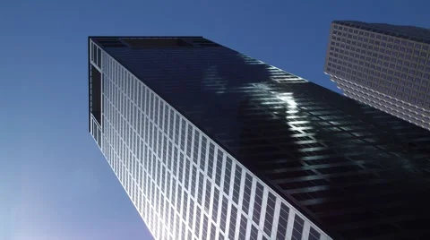 Editorial: Time Lapse of Skyscraper against blue sky Video stock 1217837