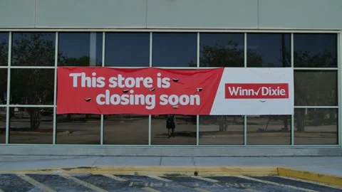 Editorial Use Only, March 27, 2025, St. Petersburg, FL, USA, Winn Dixie, winn, d Stock Footage 305278462