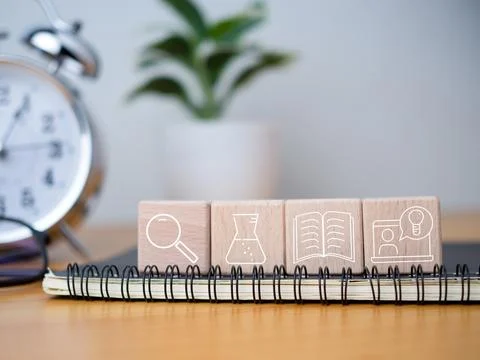 Educational concept Creativity and innovation Square wooden blocks are arra.. Stock Photos