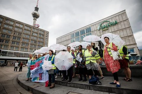 Educators' flash mob for good kindergartens in Berlin, Germany - 27 Jun 2023 Stock Photos