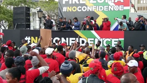 EFF member leads singing &amp; dancing from events stage  库存影片 78617236