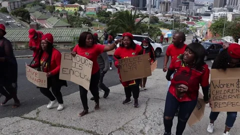EFF protests outside home of Bo Kaap men accused of sexual abuse Video stock 141858002