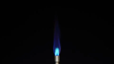 Effect of oxygen supply on flame 스톡 동영상 161185853