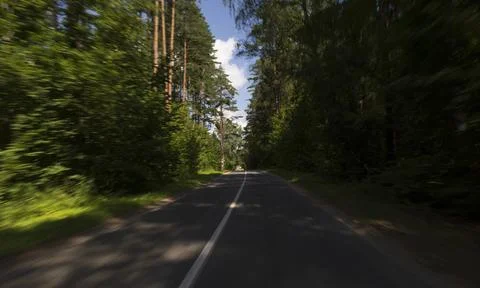 The effect of speed on the road and blurred. View of the road. Foto stock