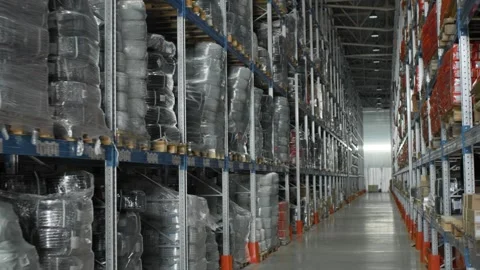 Effective and Organized Warehouse Storage Solutions for Enhanced Inventory Vídeos de archivo 307474056