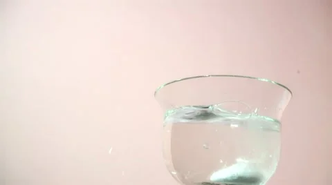 Effervescent tablet Stock Footage 16345776