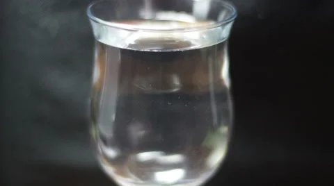 Effervescent Tablet In Water Vídeo Stock 56678326