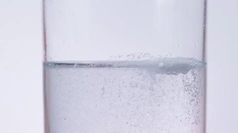 The Effervescent Tablet in Water. 스톡 동영상 67049942