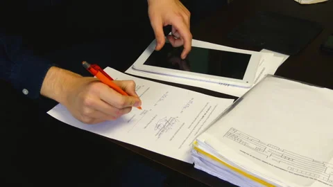 Efficient Digital Signature Man with Tablet and Documents Vídeo Stock 300746131