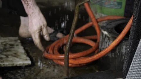 Efficient Heating Solutions - Expert Installation and Maintenance of Radiators Stockbeeldmateriaal 320939450