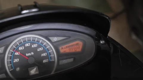 Efficient rpm performance, dashboard information, number needle motion Stock Footage 305655296