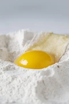 Egg and flour Stockfoto's