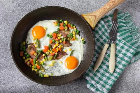 Egg bacon breakfast lunch vegetables Foto stock