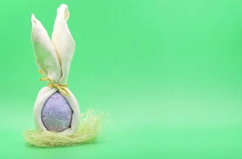 An egg in the color of veri perry Stock Photos