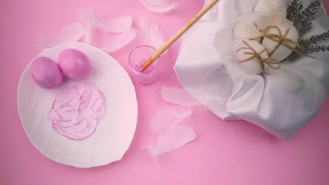 Egg coloring for Easter. Stock Footage 122320913