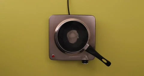 Egg cooking in boiling water 2 스톡 동영상 132147076