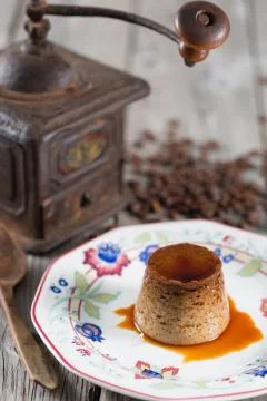 Egg custard with coffee Foto stock