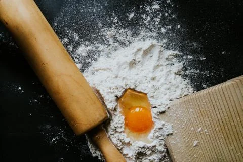 Egg in the flour Foto stock