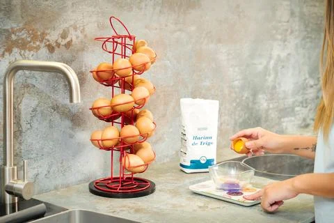 Egg Holder on kitchen. It is easy to store eggs in the kitchen Foto stock