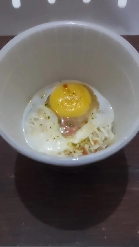 Egg on Noodle, Vertical Footage Video stock 301374420