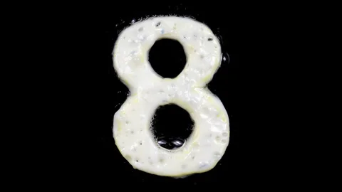 Egg white frying number eight, 8, two looped 10 seconds duration versions 動画素材 130899087