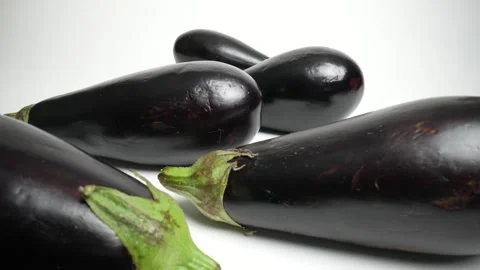 Eggplants in a slow motion dolly shot 스톡 동영상 249928005