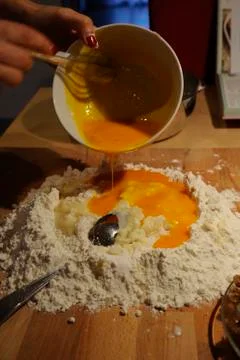 Eggs and wheat: base for making pasta Foto stock