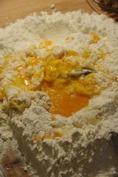 Eggs and wheat: base for making pasta 스톡 사진