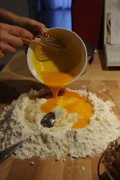 Eggs and wheat: base for making pasta 스톡 사진