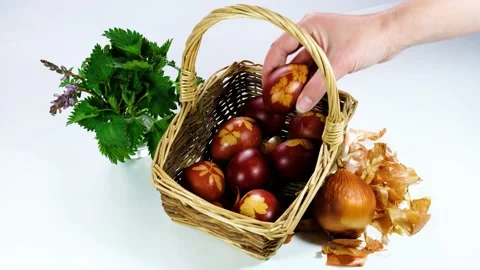 Eggs in the basket. Dye Easter Eggs in Nature's Hues. Holidays. Stock Footage 172023207