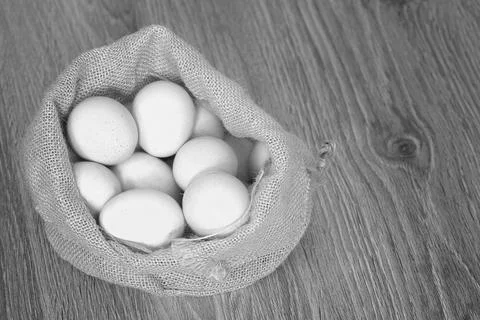 Eggs burlap rustic style 库存照片